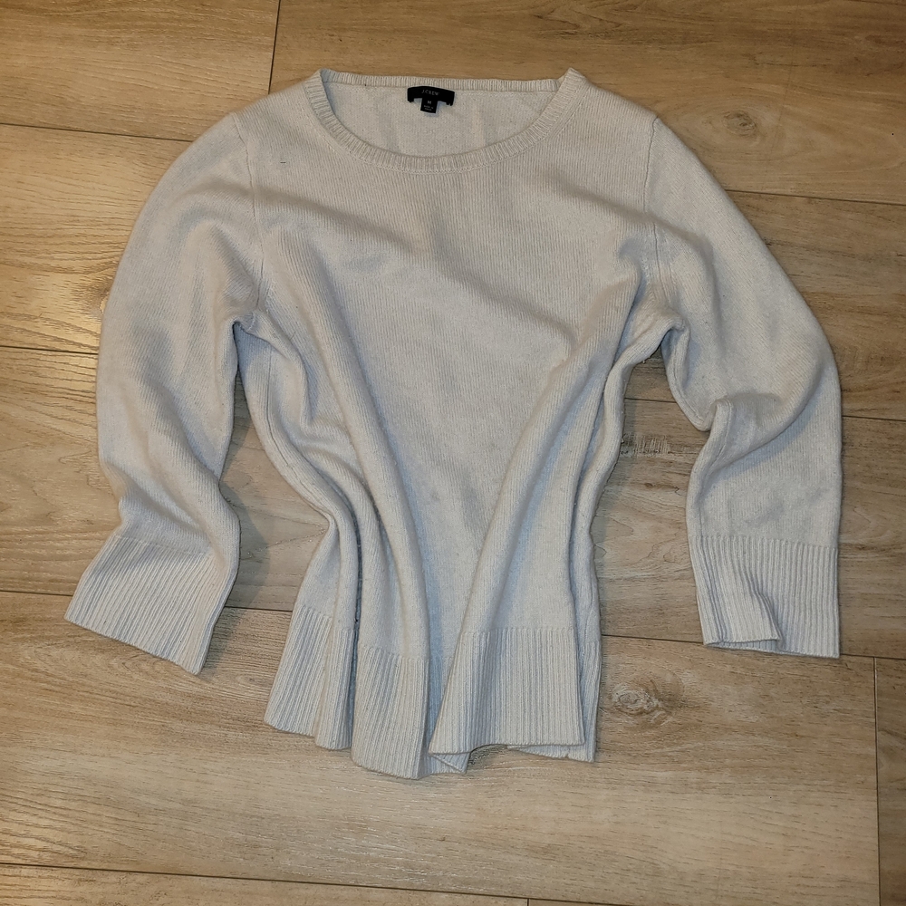 Elegant Women's Cream Cashmere/Wool Crew Neck Sweater